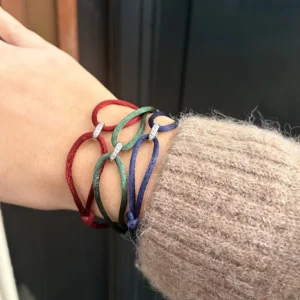 Sale Satijnen armband met witgouden schakel met diamant 14 krt Armbanden Met Edelsteen
