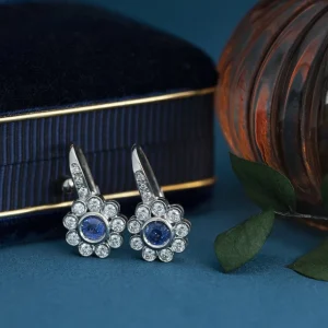 Clearance Witgouden oorhangers met saffier en diamant 18 krt Oorbellen Met Edelsteen
